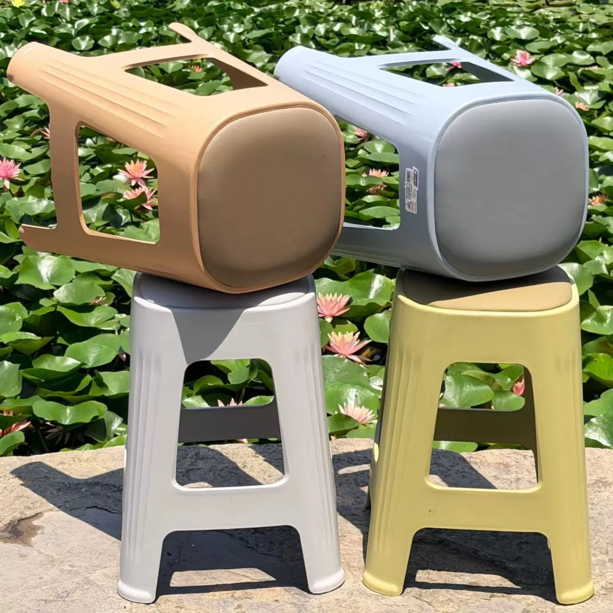 Tabouret empilable